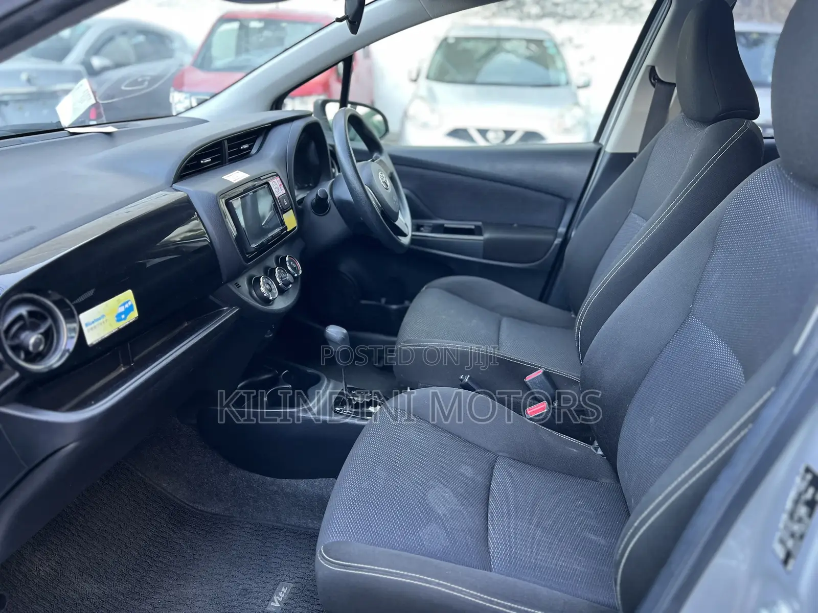 Toyota Vitz 2018 Silver