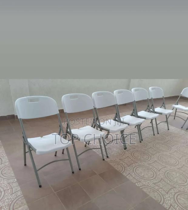White Plastic Training Chairs /(Foldable Chairs)