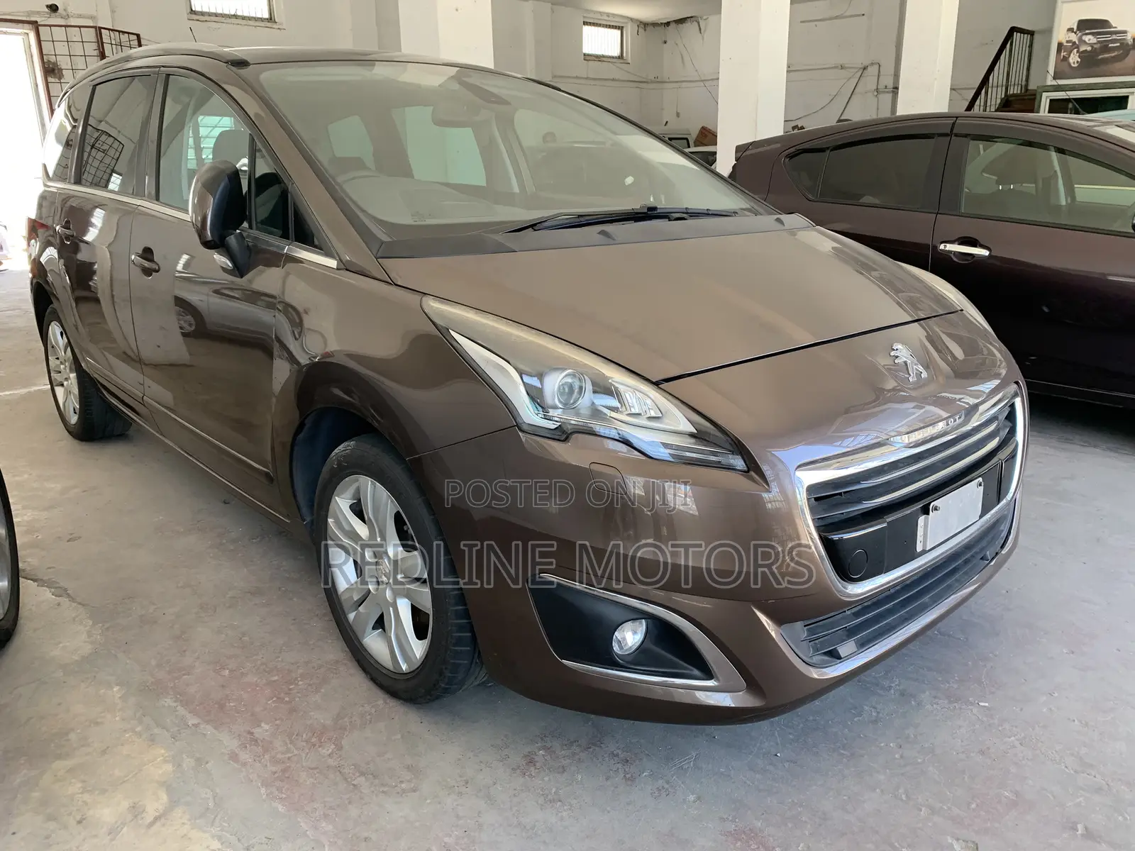 Peugeot 5008 1.2 PureTech Active 2016 Brown