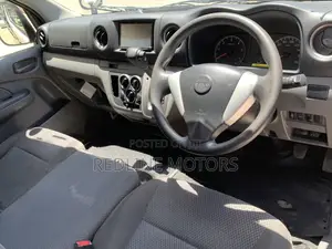 Isuzu Como 2017 White