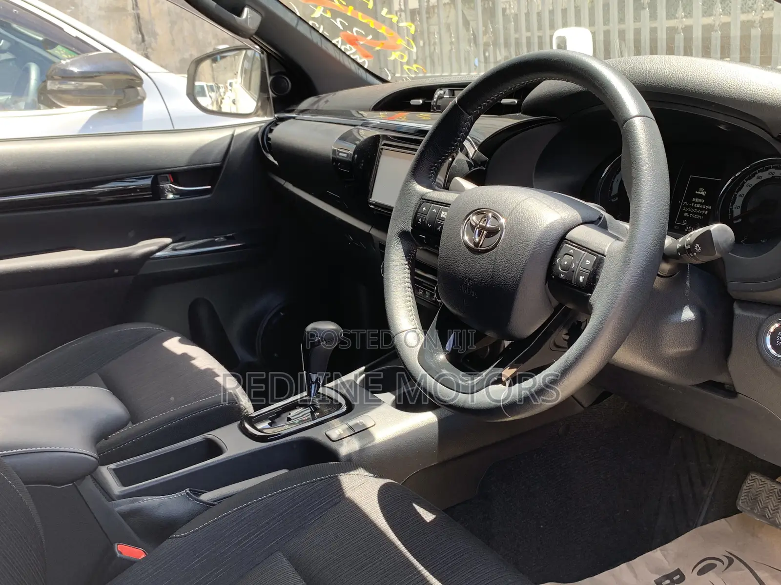 Toyota Hilux 2019 Pearl