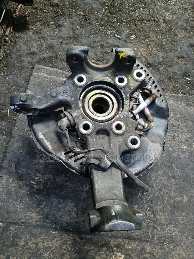 Front Hub Hiace - main view