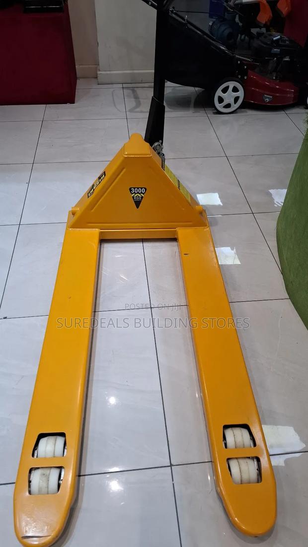 3 Tonne Hisaki Trolley Jack.
