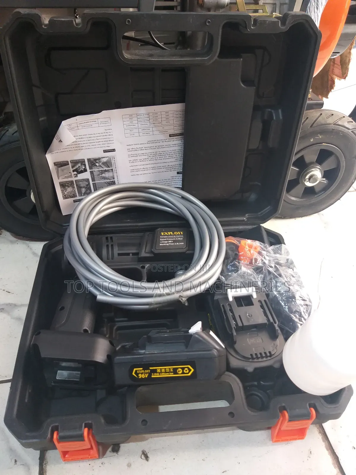 Professional High Pressure Car Wash Machine + 2 Batteries
