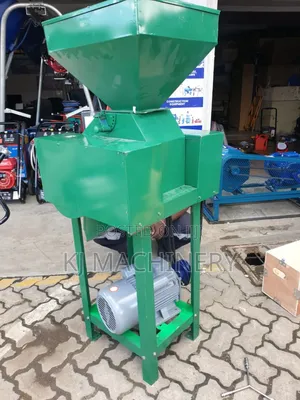 Maize Crushing Machine With 7.5hp Motor.