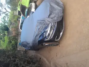 Waterproof Heavy-Duty Car Cover – Secure Fit Tear-Resistan