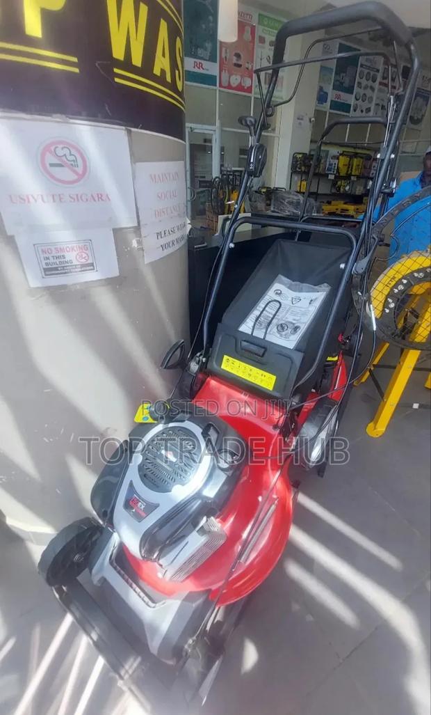 Briggs Stratton Self Propelled 21 Inch Lawnmower 161cc - main view