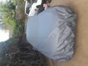 All-Weather Heavy-Duty Car Cover – Ultimate Vehicle Protecti