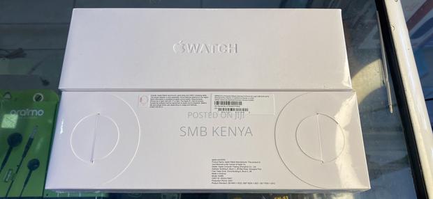 Series 11 Watch With Apple Logo - thumbnail 2