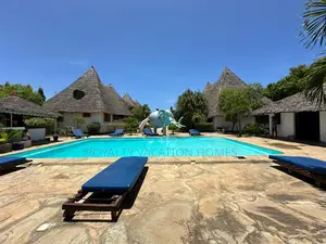 2br Holiday Cottage in Diani Beach: With a Swimming Pool
