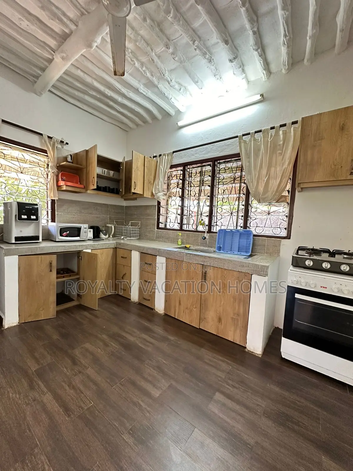 2br Holiday Cottage in Diani Beach: With a Swimming Pool