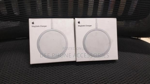 New iPhone Magsafe Wireless Charger