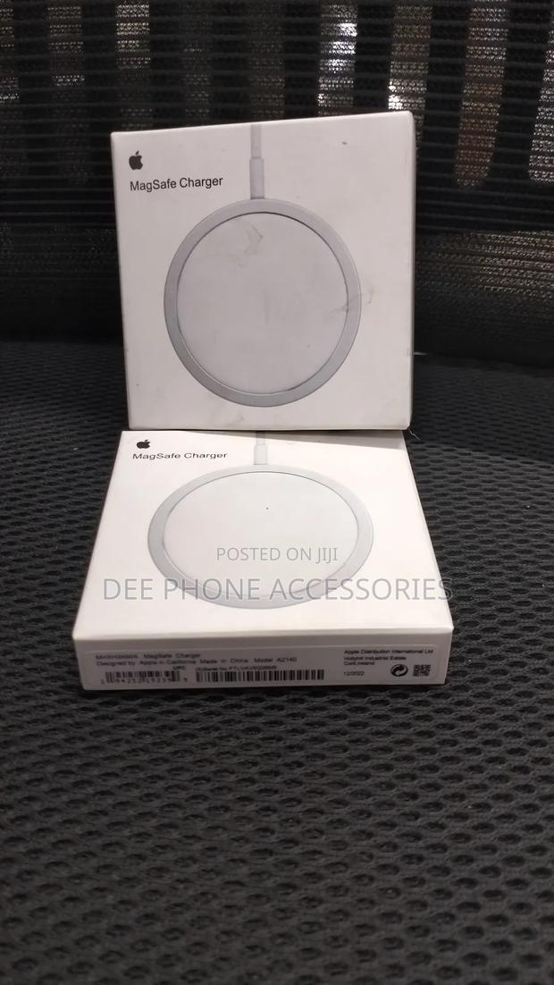 New iPhone Magsafe Wireless Charger - thumbnail 2