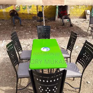 Green Restaurants Table Set