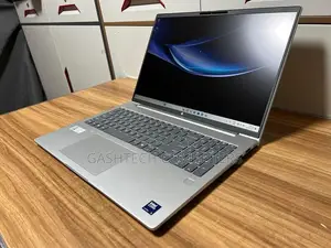 New Laptop HP 8GB Intel Core Ultra 5 SSD 512GB