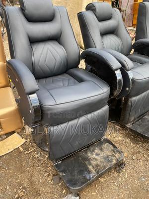 Black Leather Adjustable Barber Seat - thumbnail 2