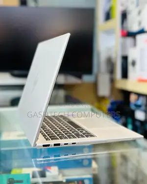 New Laptop HP EliteBook 840 10 16GB Intel Core I5 SSD 512GB