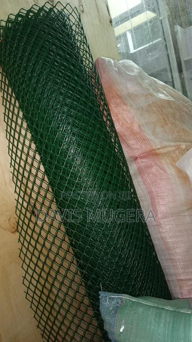 Plastic Poultry Mesh Plastic Poultry Mesh - 1m by 1m