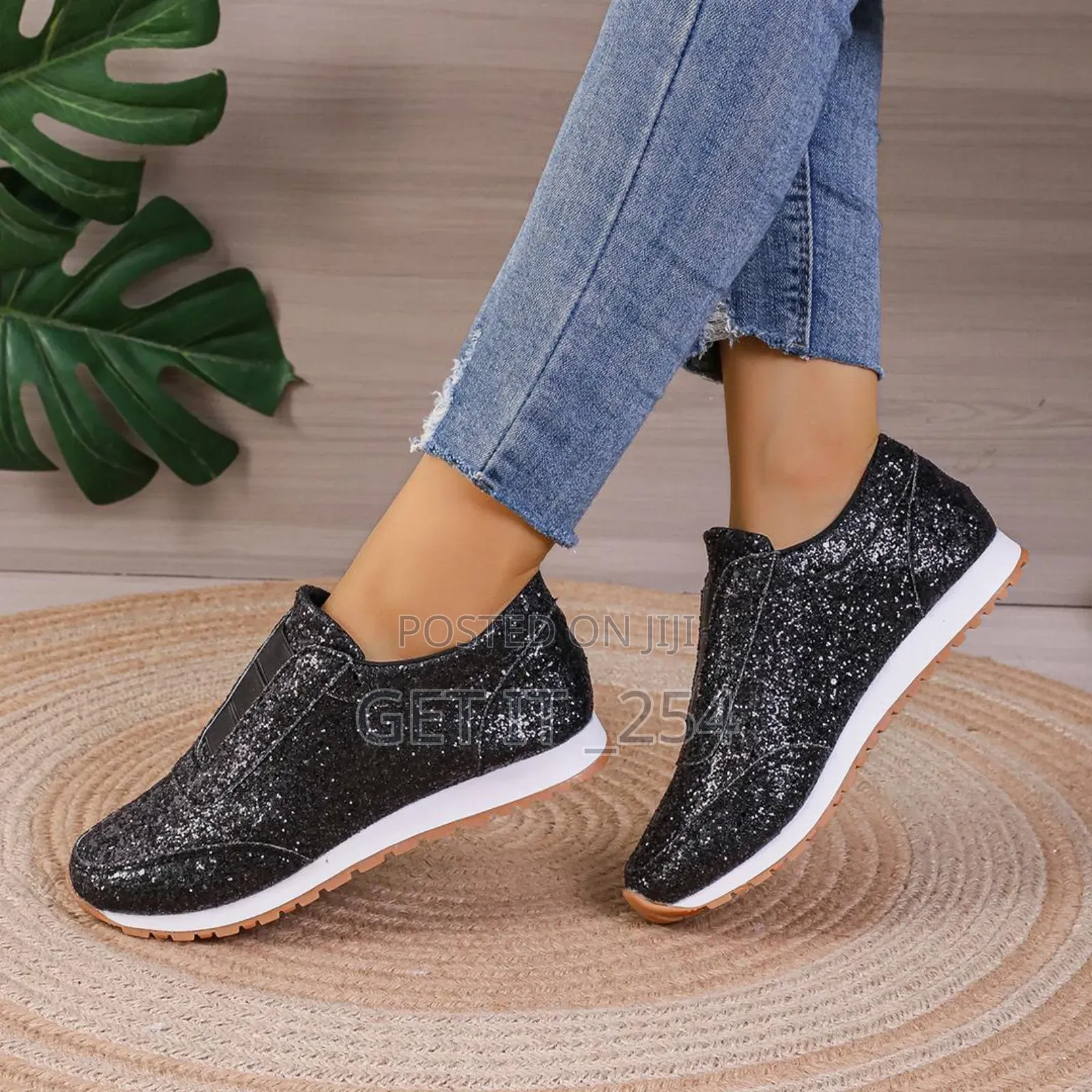 *Ladies Fancy Sneakers*
*Sizes 41,42*