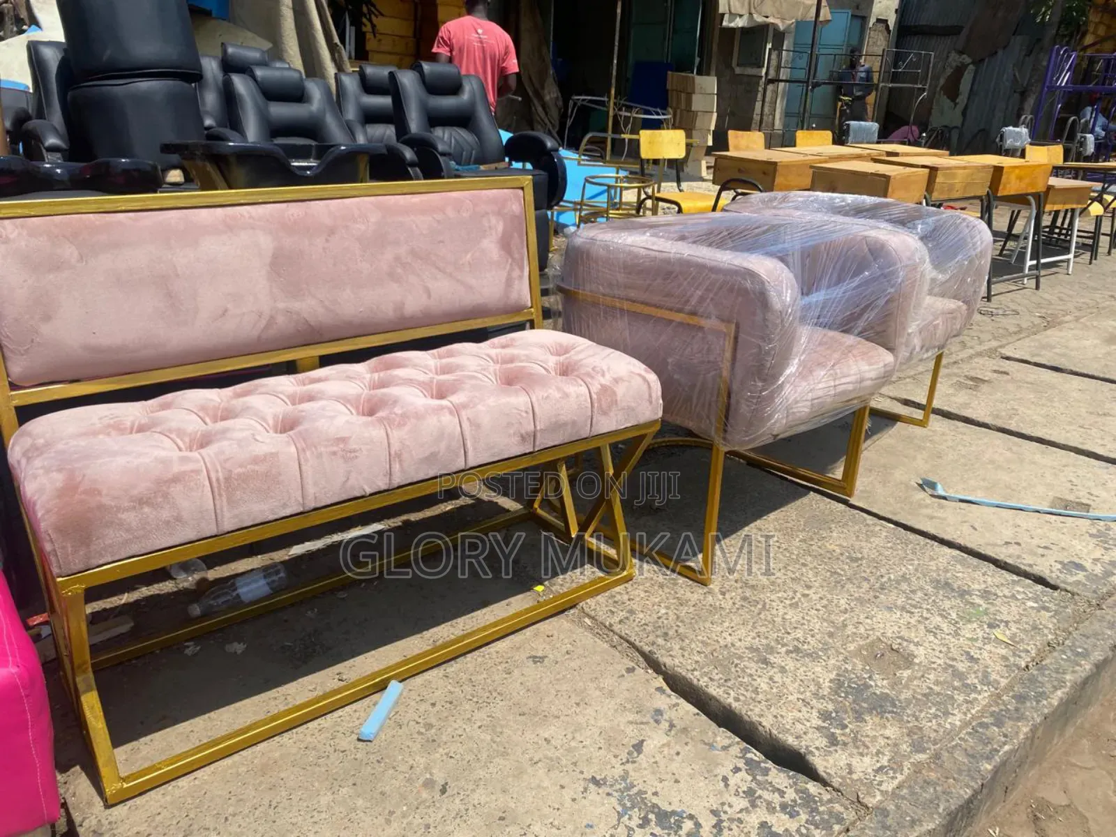 Baby Pink Waiting Manicure Bench
