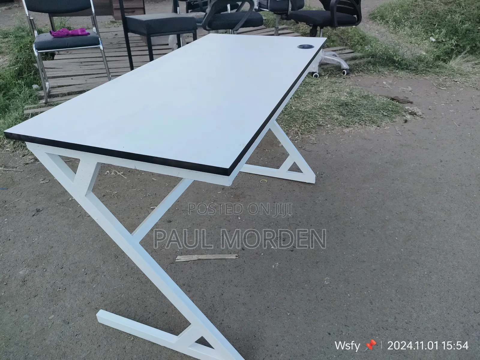 Metallic Stand Office Table Office Desk