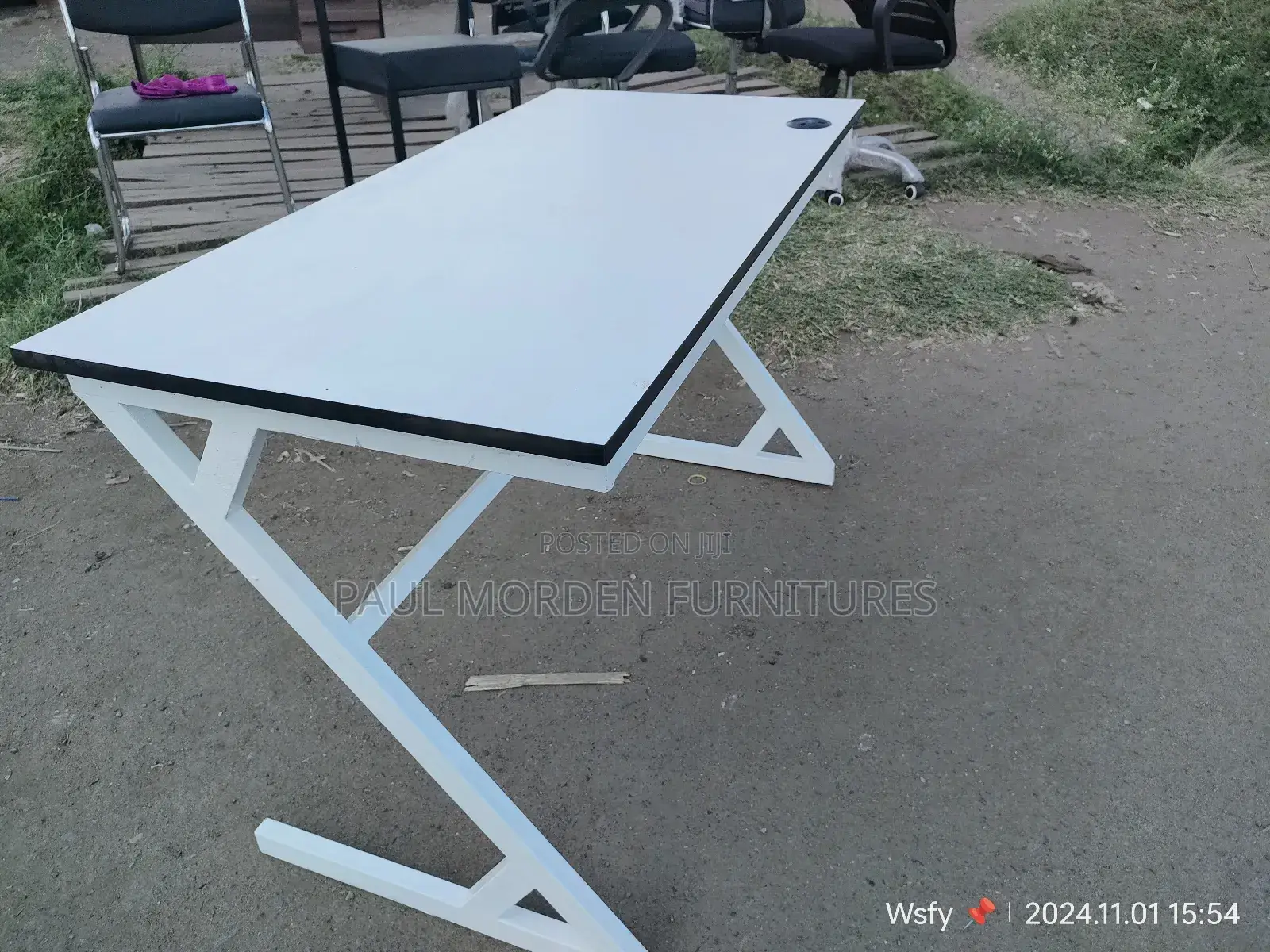 Metallic Stand Office Table Office Desk