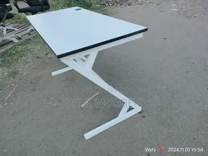 Metallic Stand Office Table Office Desk