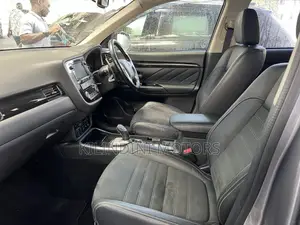 Mitsubishi Outlander 2019 Silver