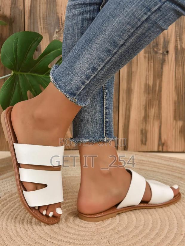 Ladies Leather Sandals - thumbnail 4