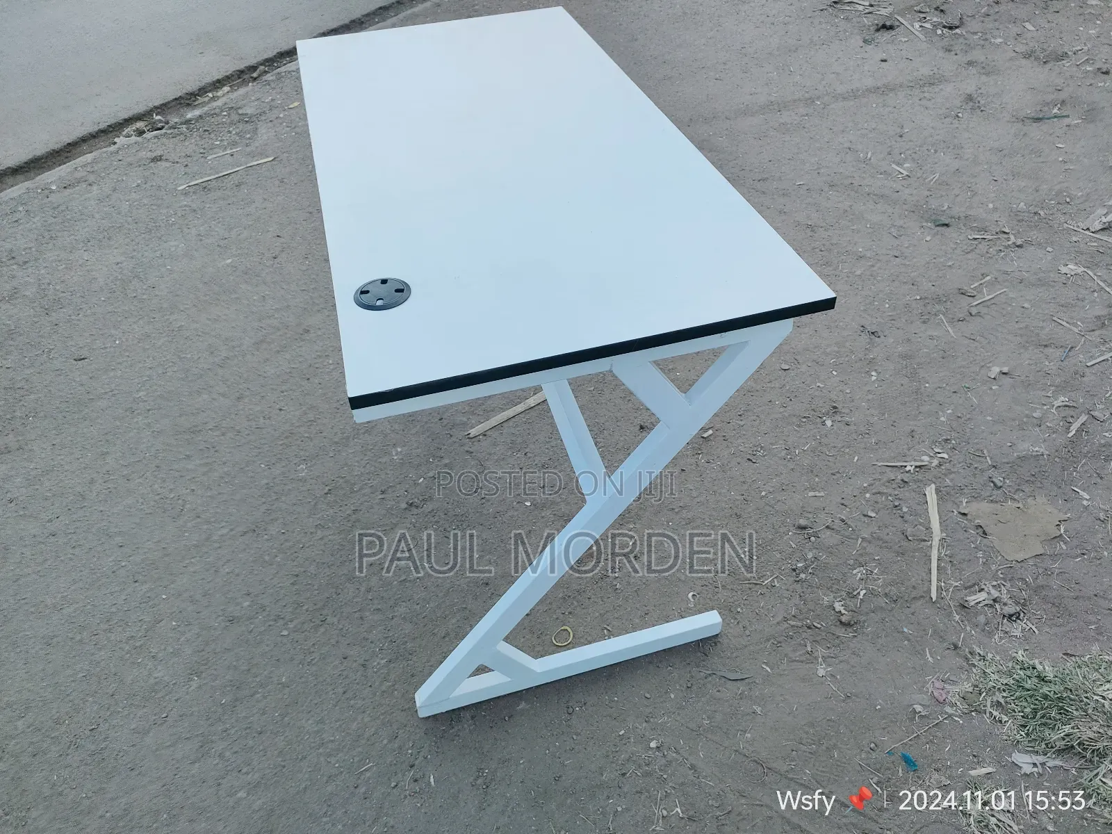 Computer Table With Metallic Stands 120cm