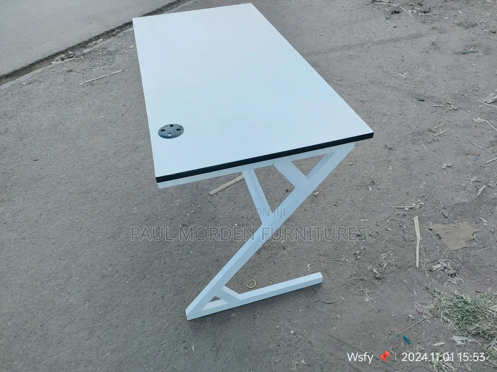 Computer Table With Metallic Stands 120cm