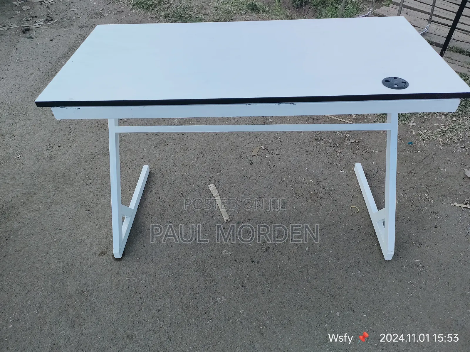 Computer Table With Metallic Stands 120cm