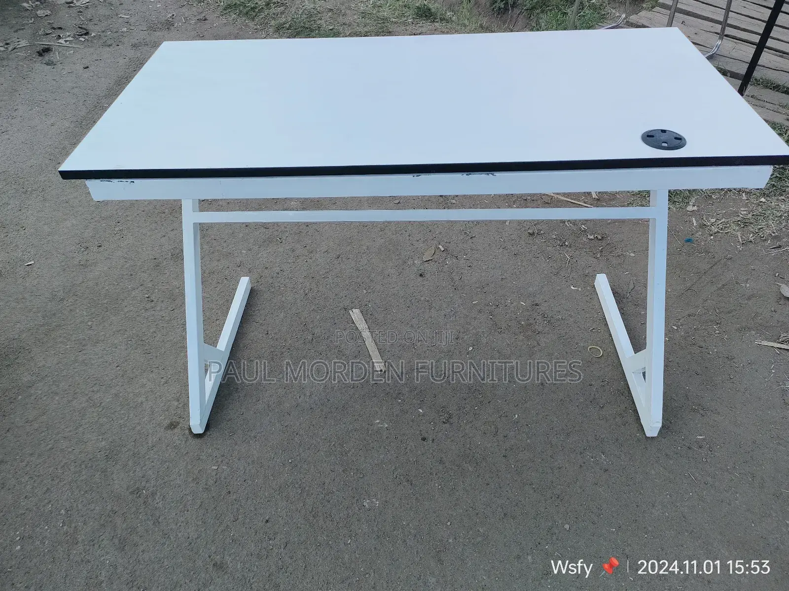 Computer Table With Metallic Stands 120cm