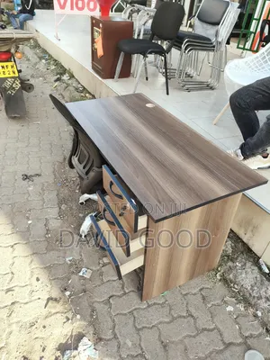 Office Chair and Table 1.2m
