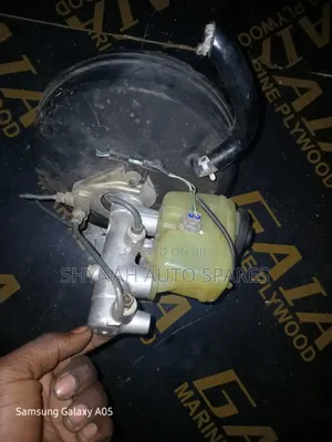 Brake Booster and Master Cylinder Hilux Millenium