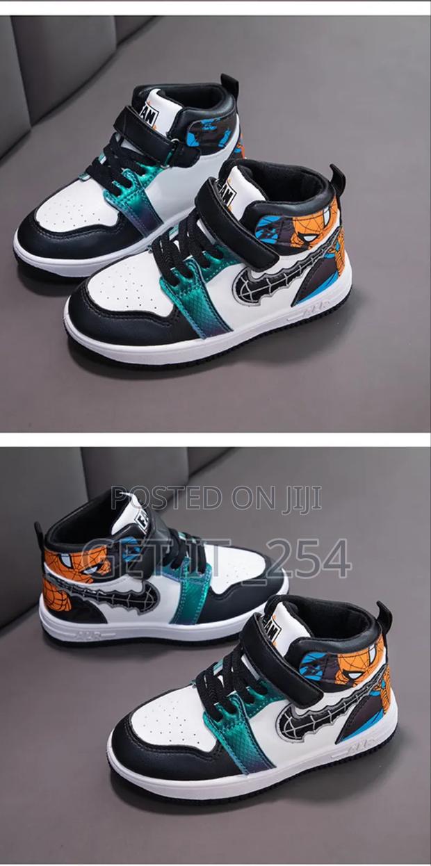 *Kids Spiderman Sneakers*
*Sizes : 35,36,37* - main view