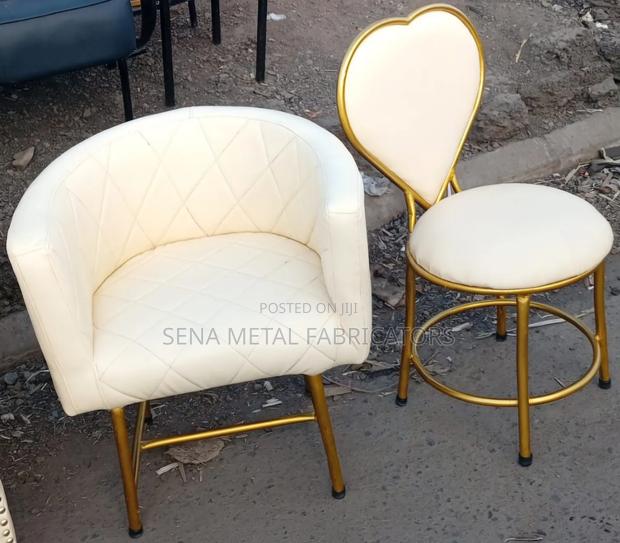 Comfortable Salon Chairs in Off-White Color! - main view