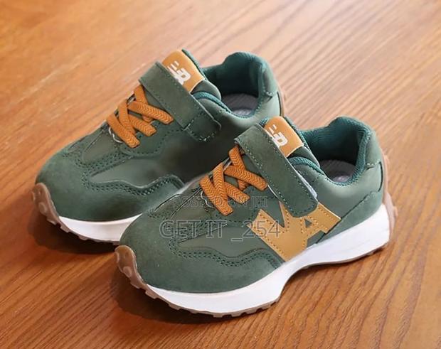 *Kids New Balance Sneaker**Sizes :21,22,23,24,25,26,2 - main view