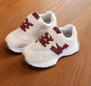 *Kids New Balance Sneaker*
*Sizes :21,22,23,24,25,26,2