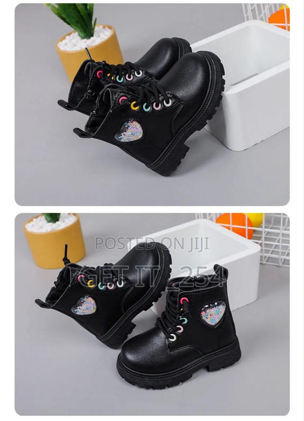 *Fancy Kids Boots*
*Sizes :29,31* - main view