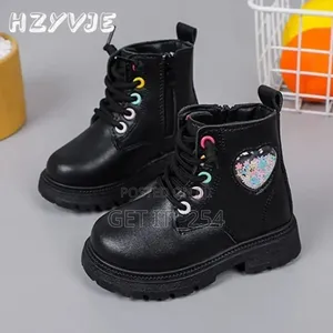 *Fancy Kids Boots*
*Sizes :29,31*