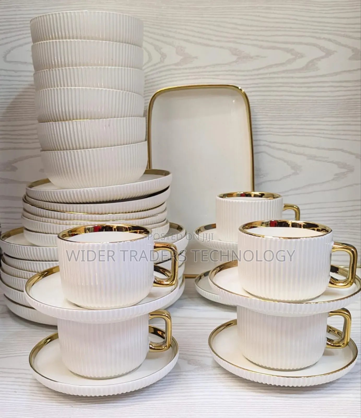 *32pcs Elegant European Porcelain Dinner Set