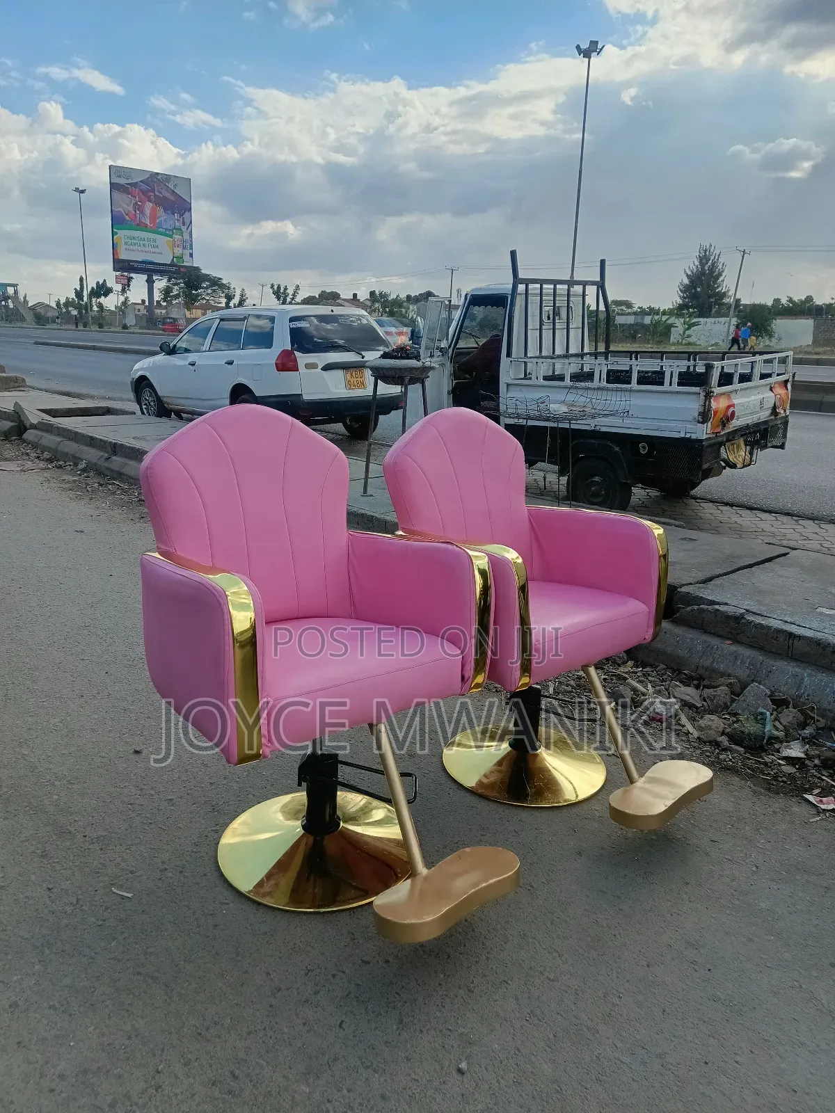 Hydraulic Salon Seats, Adjustable, Baby Pink Colour 