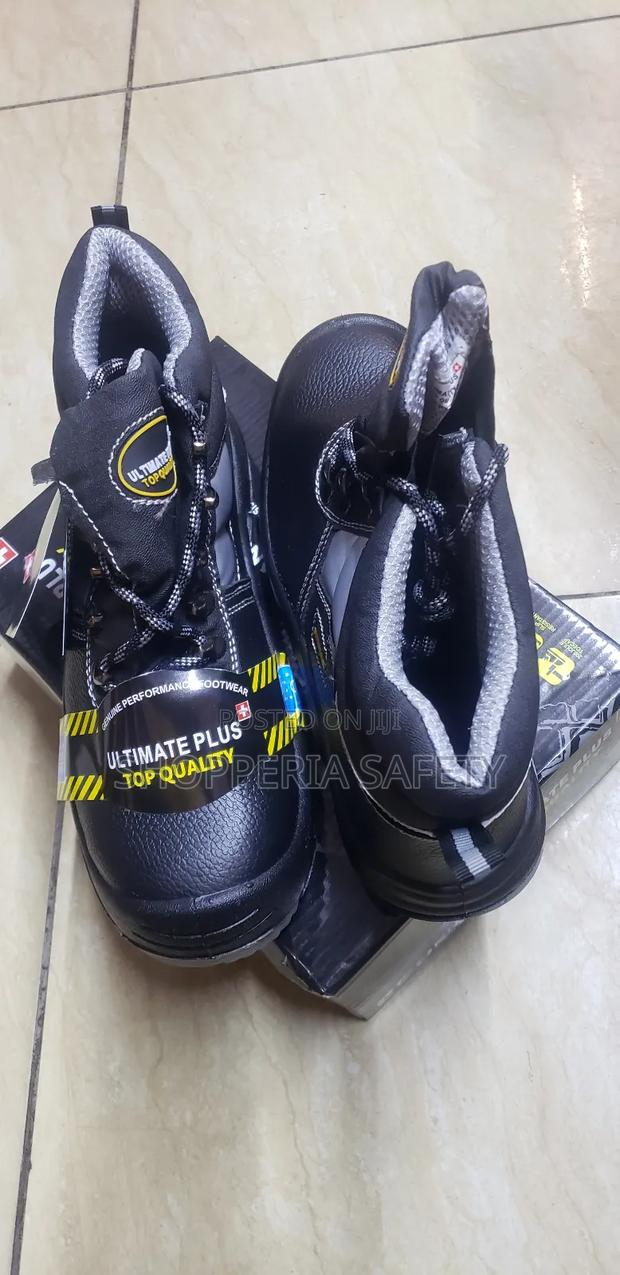 Ultimate Plus Safety Shoes