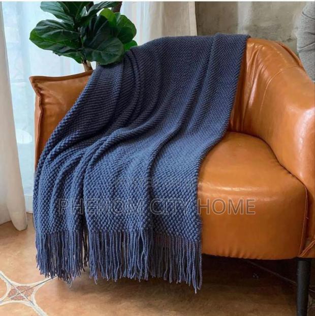 Knitted Throwblankets - thumbnail 2
