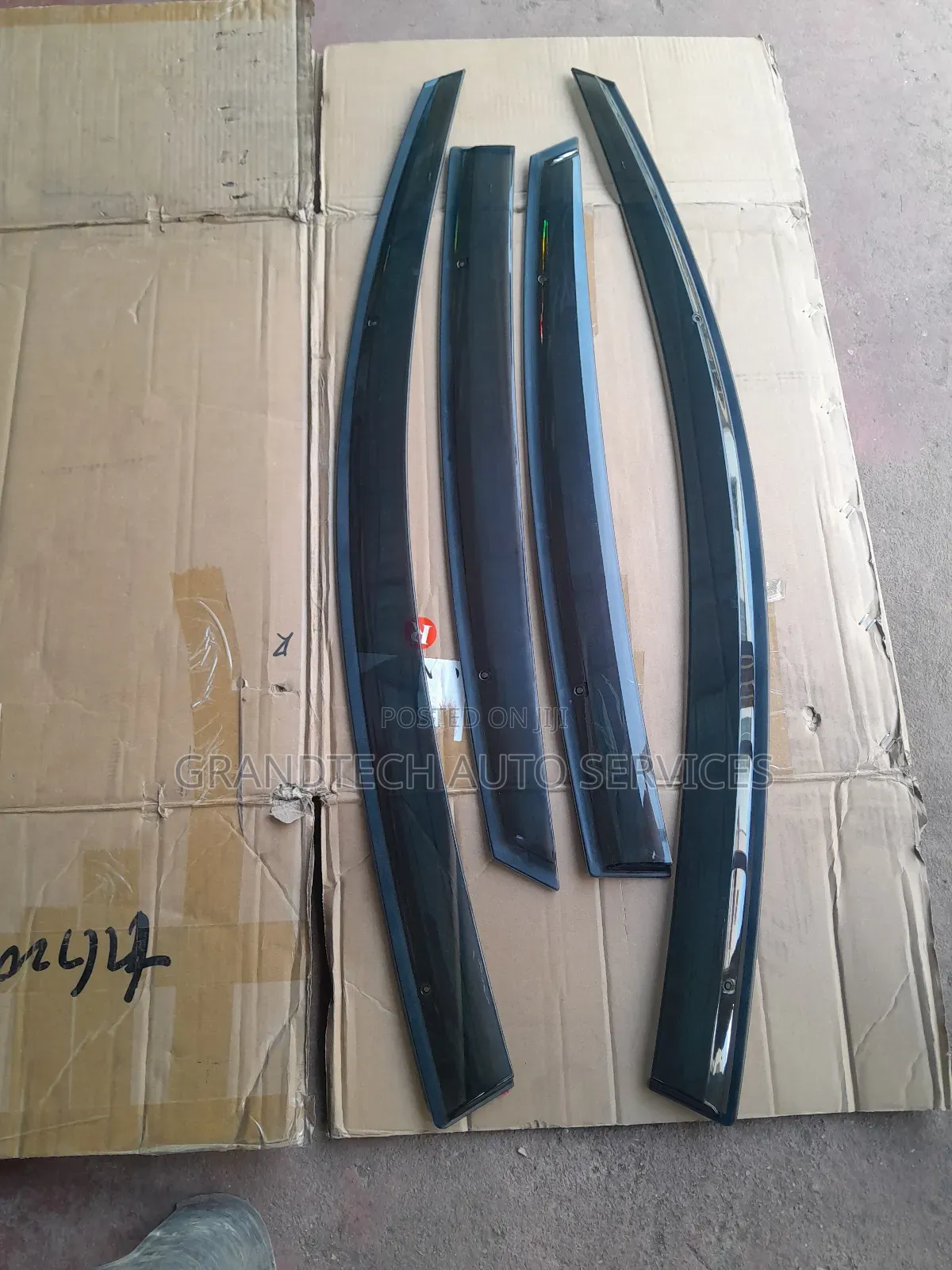Nissan Teana J32 Windbreakers