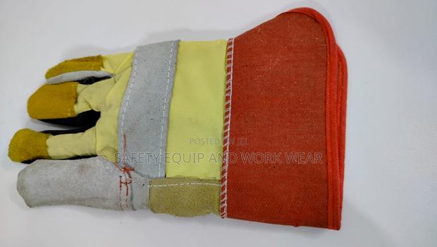 Short Hand Leather Gloves