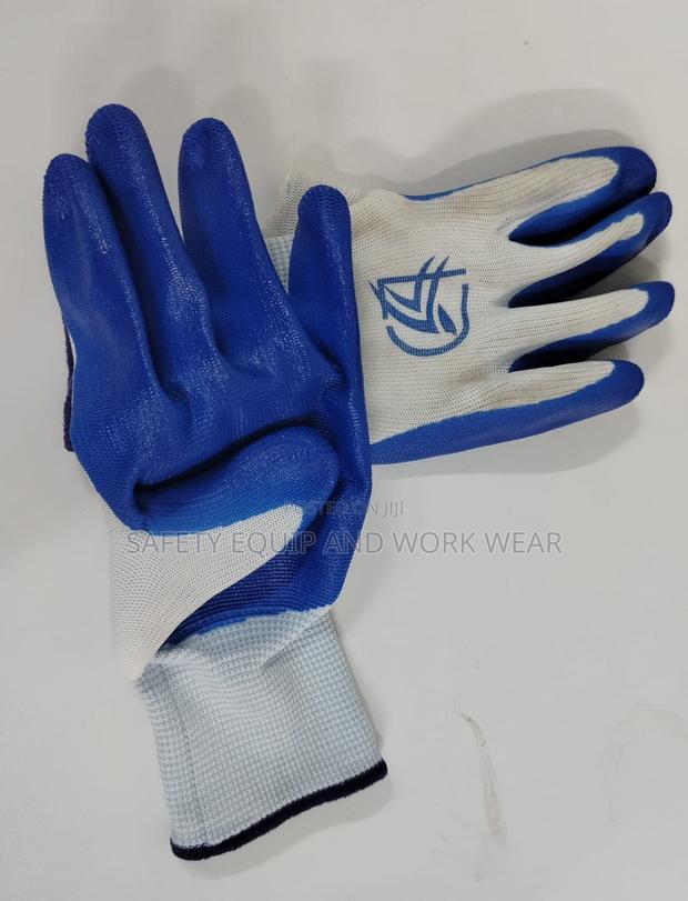 Light Diamond Grip Blue/White Gloves