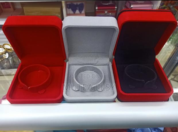 White,Red Brawn Multiple Ring Boxes - main view