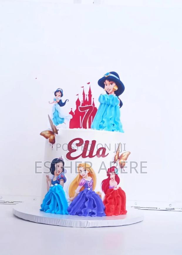 1kg Vanilla and Bubblegum Cake. - main view